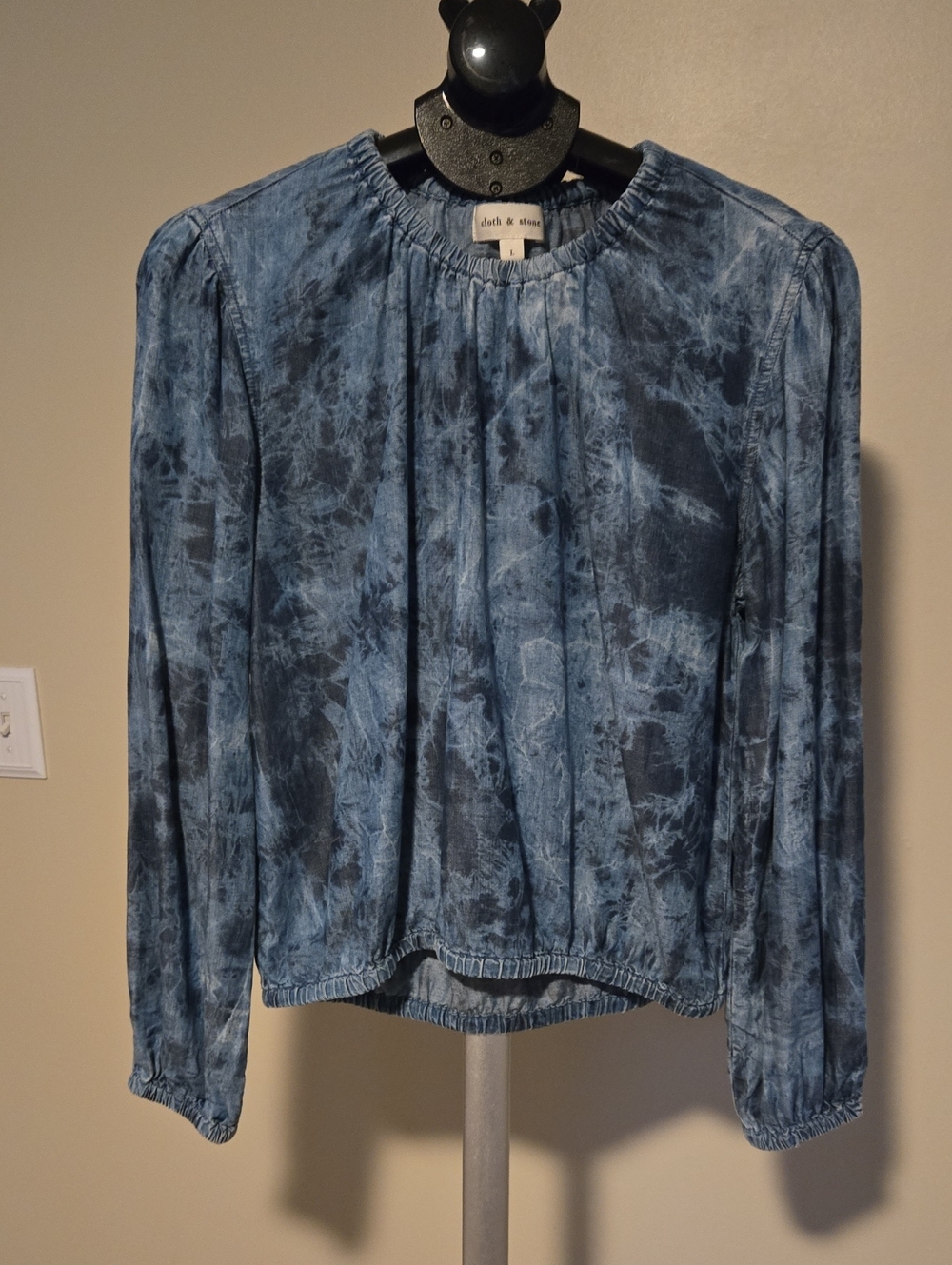Cloth & Stone Blue Tie-Dye Long Sleeve Blouse